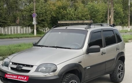 Chevrolet Niva I рестайлинг, 2010 год, 450 000 рублей, 3 фотография