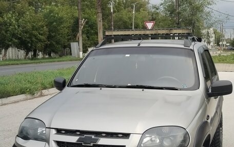 Chevrolet Niva I рестайлинг, 2010 год, 450 000 рублей, 4 фотография