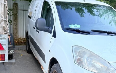 Peugeot Partner II рестайлинг 2, 2011 год, 700 000 рублей, 2 фотография