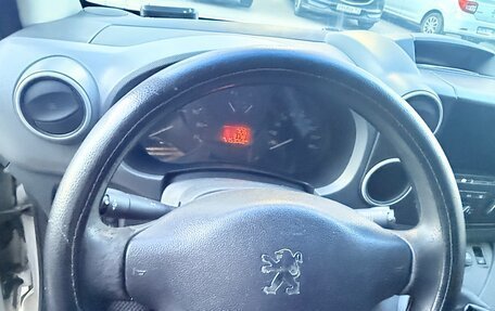 Peugeot Partner II рестайлинг 2, 2011 год, 700 000 рублей, 7 фотография