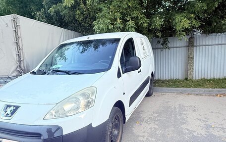 Peugeot Partner II рестайлинг 2, 2011 год, 700 000 рублей, 3 фотография