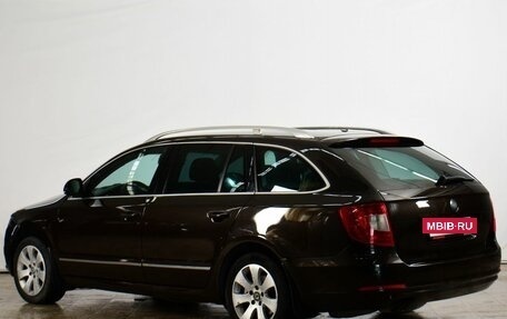 Skoda Superb III рестайлинг, 2013 год, 899 000 рублей, 3 фотография