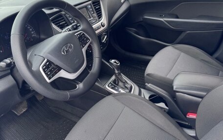 Hyundai Solaris II рестайлинг, 2018 год, 770 000 рублей, 3 фотография