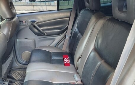 Toyota RAV4, 2003 год, 665 000 рублей, 23 фотография