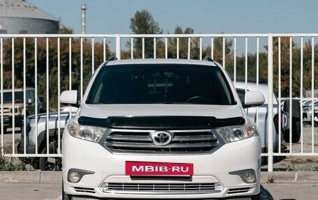 Toyota Highlander III, 2011 год, 1 770 000 рублей, 2 фотография