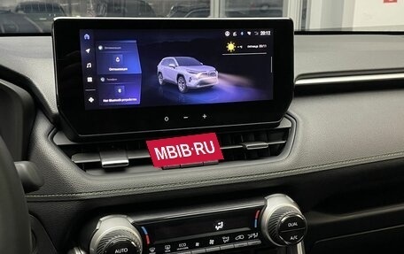 Toyota RAV4, 2025 год, 3 990 000 рублей, 13 фотография