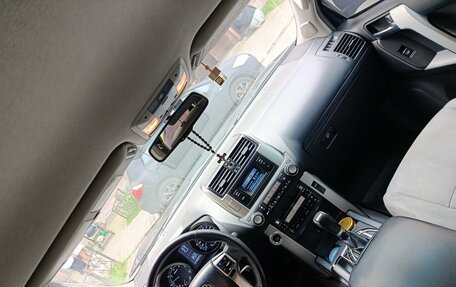 Toyota Land Cruiser Prado 150 рестайлинг 2, 2011 год, 2 550 000 рублей, 12 фотография