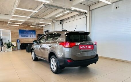 Toyota RAV4, 2014 год, 1 999 000 рублей, 4 фотография