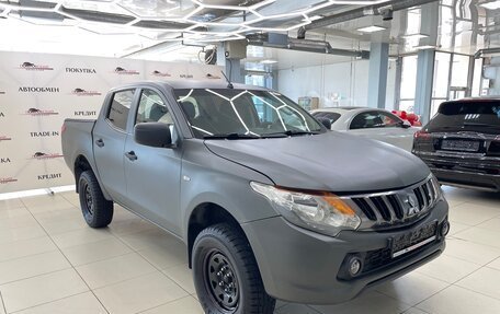 Mitsubishi L200 IV рестайлинг, 2017 год, 1 425 000 рублей, 4 фотография