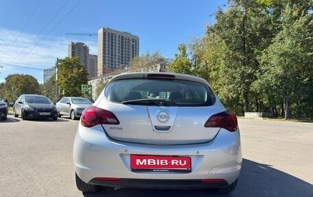Opel Astra J, 2011 год, 499 990 рублей, 6 фотография