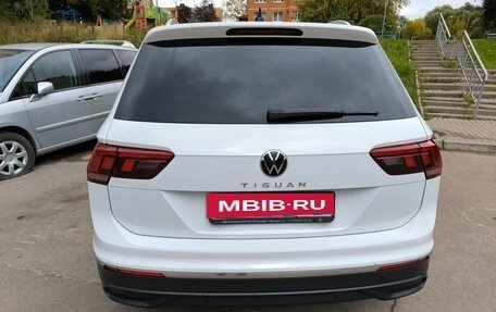 Volkswagen Tiguan II, 2021 год, 2 500 000 рублей, 4 фотография