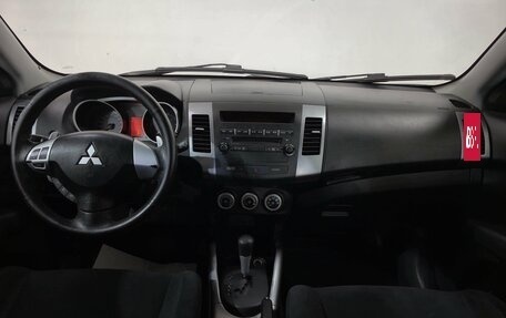 Mitsubishi Outlander III рестайлинг 3, 2008 год, 920 000 рублей, 13 фотография