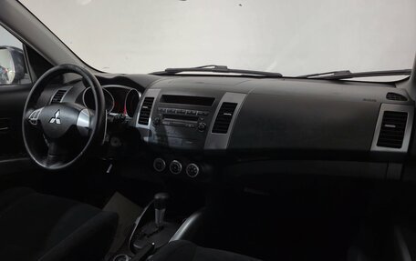 Mitsubishi Outlander III рестайлинг 3, 2008 год, 920 000 рублей, 15 фотография