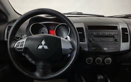 Mitsubishi Outlander III рестайлинг 3, 2008 год, 920 000 рублей, 14 фотография