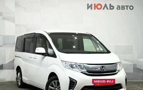Honda Stepwgn IV, 2017 год, 1 750 000 рублей, 3 фотография