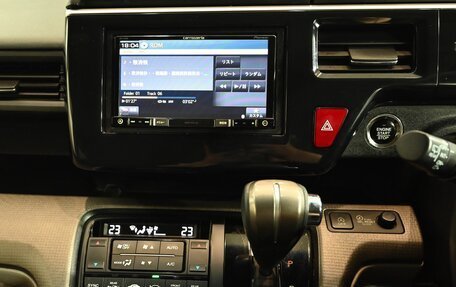 Honda Stepwgn IV, 2017 год, 1 750 000 рублей, 15 фотография