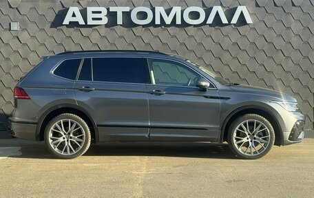 Volkswagen Tiguan II, 2021 год, 3 800 000 рублей, 7 фотография