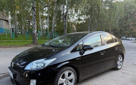 Toyota Prius, 2011 год, 1 207 000 рублей, 2 фотография
