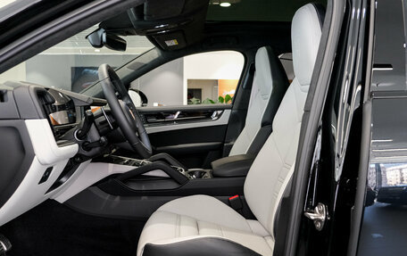 Porsche Cayenne III, 2025 год, 25 690 000 рублей, 11 фотография