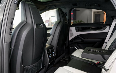 Porsche Cayenne III, 2025 год, 25 690 000 рублей, 30 фотография