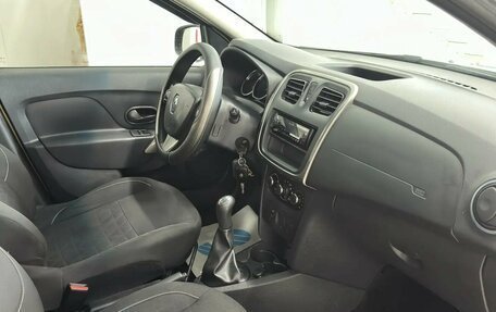 Renault Sandero II рестайлинг, 2017 год, 848 000 рублей, 23 фотография