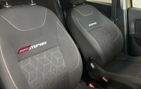 Renault Sandero II рестайлинг, 2017 год, 848 000 рублей, 22 фотография