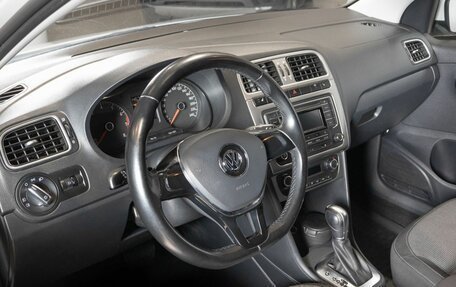 Volkswagen Polo VI (EU Market), 2016 год, 1 150 000 рублей, 5 фотография