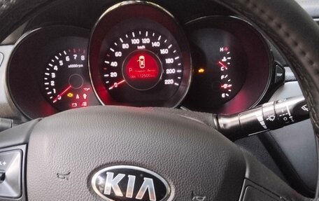 KIA Rio III рестайлинг, 2014 год, 800 000 рублей, 4 фотография