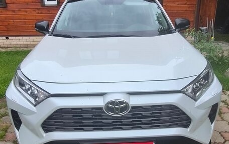 Toyota RAV4, 2021 год, 2 650 000 рублей, 1 фотография