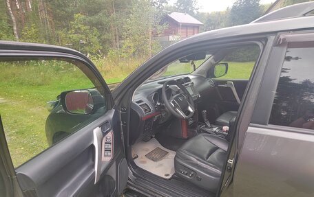 Toyota Land Cruiser Prado 150 рестайлинг 2, 2016 год, 3 930 000 рублей, 8 фотография