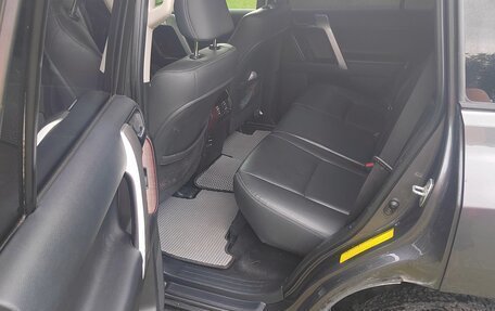 Toyota Land Cruiser Prado 150 рестайлинг 2, 2016 год, 3 930 000 рублей, 11 фотография