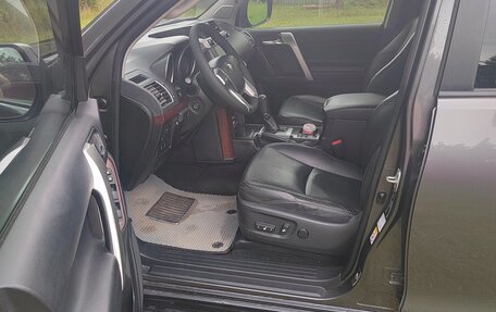 Toyota Land Cruiser Prado 150 рестайлинг 2, 2016 год, 3 930 000 рублей, 12 фотография