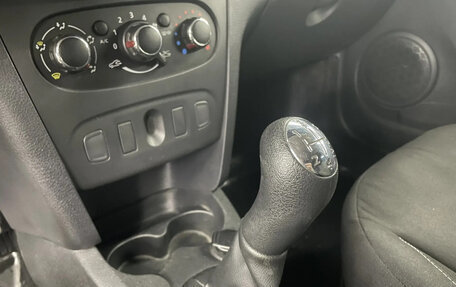 Renault Logan II, 2020 год, 919 000 рублей, 13 фотография