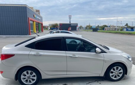 Hyundai Solaris II рестайлинг, 2015 год, 1 100 000 рублей, 2 фотография