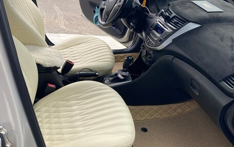 Hyundai Solaris II рестайлинг, 2015 год, 1 100 000 рублей, 8 фотография