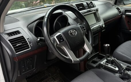 Toyota Land Cruiser Prado 150 рестайлинг 2, 2016 год, 3 100 000 рублей, 5 фотография