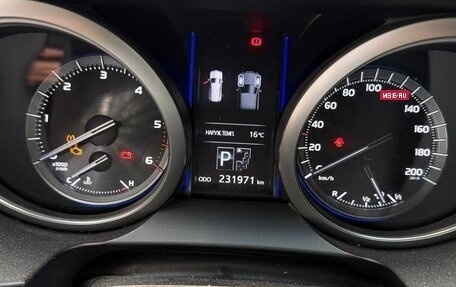 Toyota Land Cruiser Prado 150 рестайлинг 2, 2016 год, 3 100 000 рублей, 7 фотография