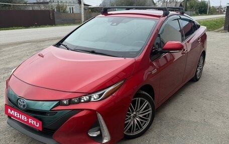 Toyota Prius IV XW50, 2017 год, 2 330 000 рублей, 3 фотография