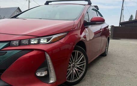 Toyota Prius IV XW50, 2017 год, 2 330 000 рублей, 14 фотография