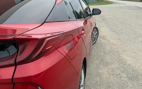 Toyota Prius IV XW50, 2017 год, 2 330 000 рублей, 12 фотография