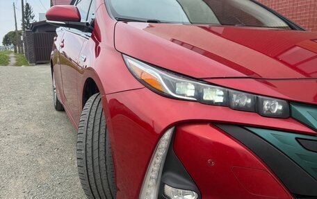 Toyota Prius IV XW50, 2017 год, 2 330 000 рублей, 15 фотография