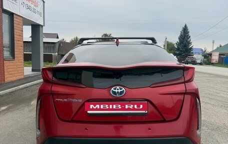 Toyota Prius IV XW50, 2017 год, 2 330 000 рублей, 7 фотография