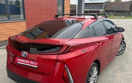 Toyota Prius IV XW50, 2017 год, 2 330 000 рублей, 5 фотография