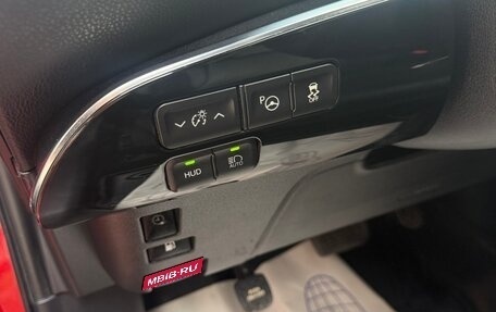 Toyota Prius IV XW50, 2017 год, 2 330 000 рублей, 18 фотография