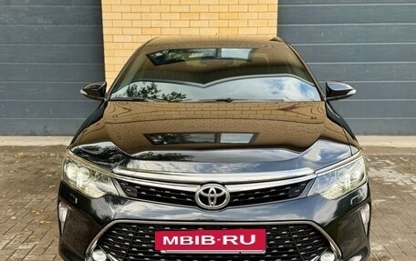 Toyota Camry, 2017 год, 2 165 000 рублей, 2 фотография