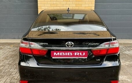 Toyota Camry, 2017 год, 2 165 000 рублей, 10 фотография