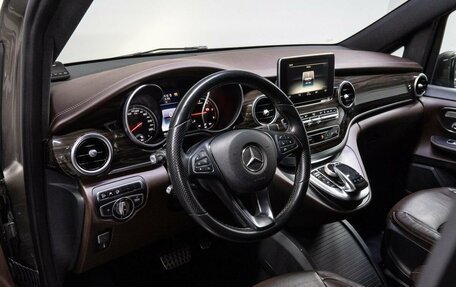 Mercedes-Benz V-Класс, 2016 год, 5 600 000 рублей, 10 фотография