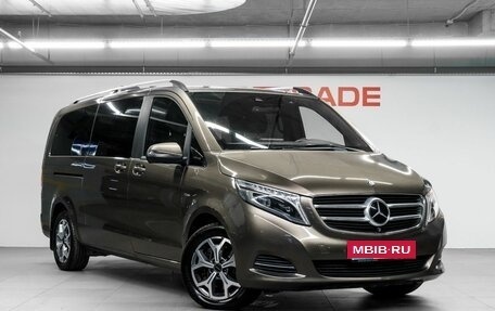 Mercedes-Benz V-Класс, 2016 год, 5 600 000 рублей, 4 фотография