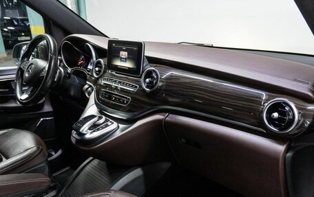 Mercedes-Benz V-Класс, 2016 год, 5 600 000 рублей, 23 фотография
