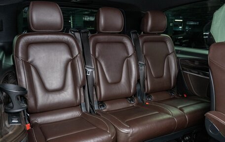 Mercedes-Benz V-Класс, 2016 год, 5 600 000 рублей, 22 фотография